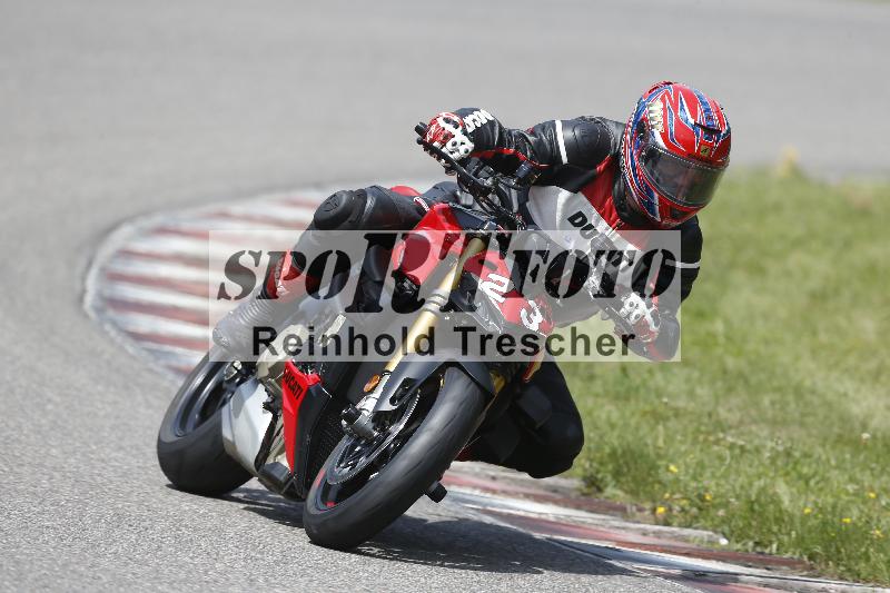 /27 12.06.2025 Ducati Schweiz Trackday Warmup  ADR/blau-bleu/23
